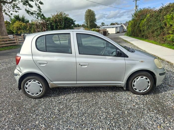 Toyota Yaris 2004