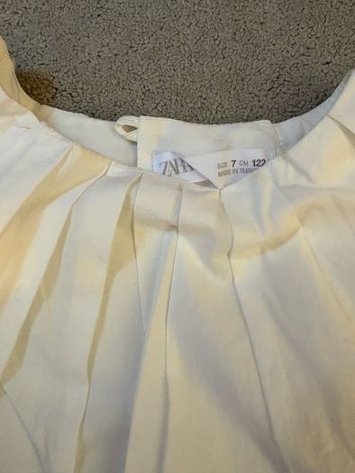 girls pink Zara skirt and white top