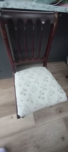 Dining room table
