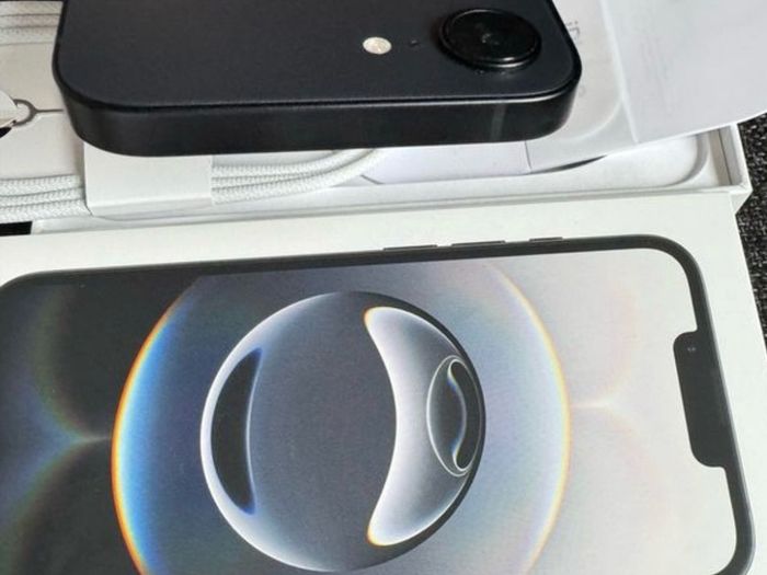 iPhone 16e Black 256GB, Unlocked to any Network