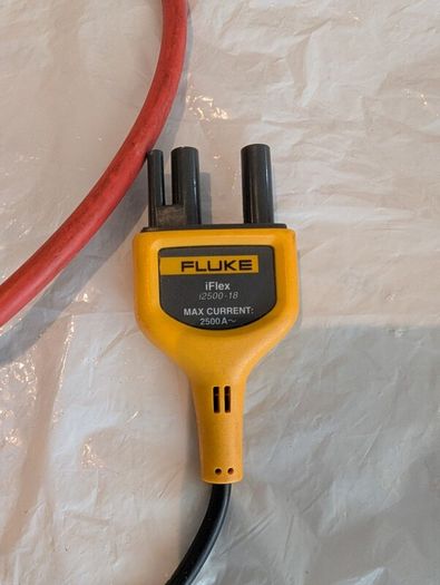 Fluke iFlex 12500-18 current clamp