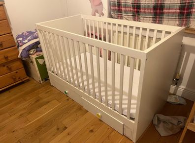 toddler bed with drawers