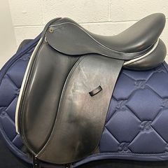 Goodwin Dressage Medium 17.5" Black Saddle
