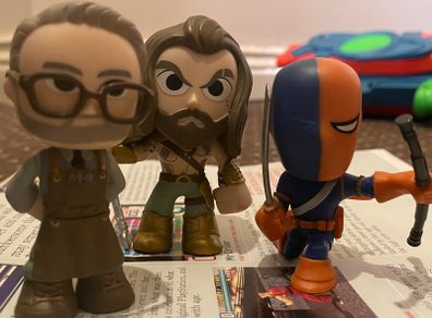 Dearhstroke , aquaman, Alfred figures