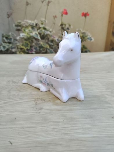 Aynsley "Little Sweetheart" trinket boxes figures