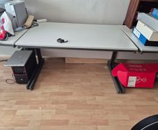 Work bench / Desk