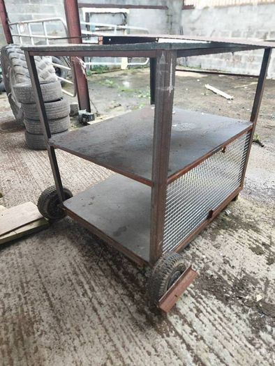 Garden shelves / work bench