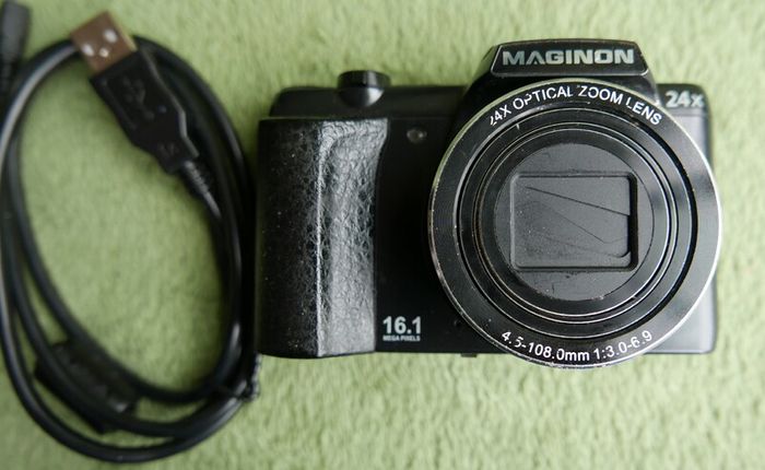Maginon SZ-24 Digital Compact Camera 16,1MP - 24 x Optical Zoom Tested (battery cover is missing)