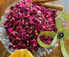 Bag of Dried Rose Petals - great for spa treatments / aromatherapy/ relaxing baths etc