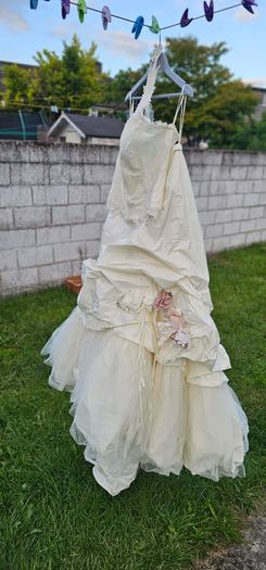 wedding dress