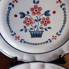 Cumberland Blambleberry dinner plates