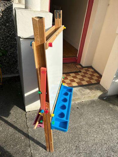 Melissa &Doug double sided easel whiteboard