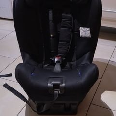 Axkid Move rear facing ONLY Car Seat( Tether Straps Missing)
