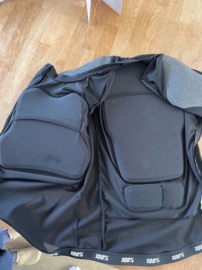 100% Tarka MTB upper body protector