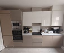 Fitted Kitchen ( excluding Quartz countertops)