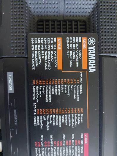 YAMAHA PSR-F51 61 key Keyboard, working perfect and in like new condition, comes with power adaptor