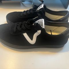 Brand new womans vans shoes