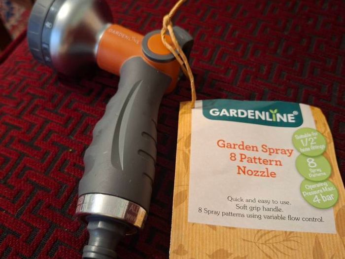 Garden spray nozzle