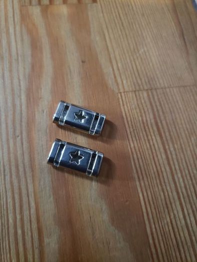 Silver colour Guess shoe tags 100% genuine
