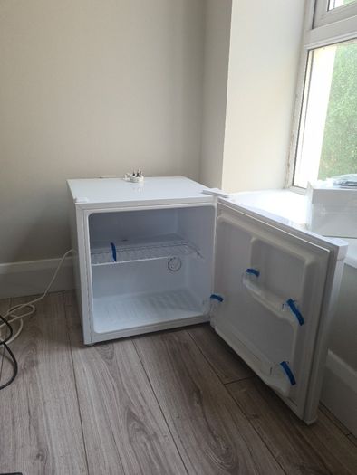PowerPoint small fridge