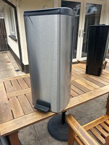 Pedal bin