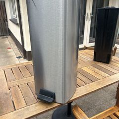Pedal bin