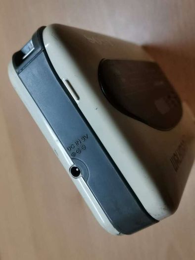 Sony WM-F38 Walkman Cassette Player