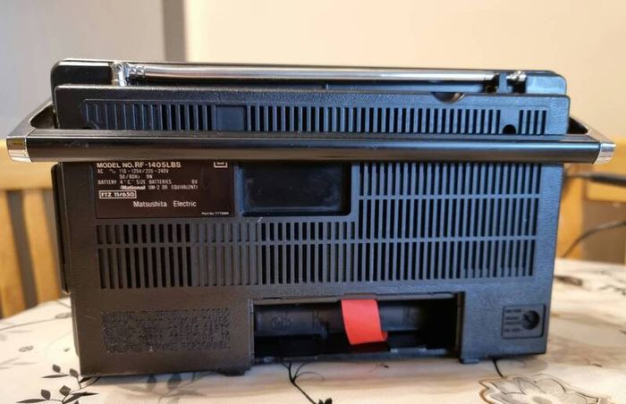 Radio Panasonic RF-1405LBS, good working order, 1980, see the pictures.
