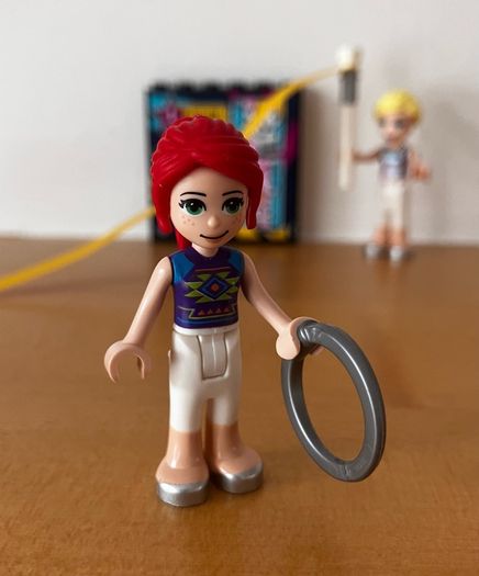 Lego Friends Gymnasts Stephanie and Mia