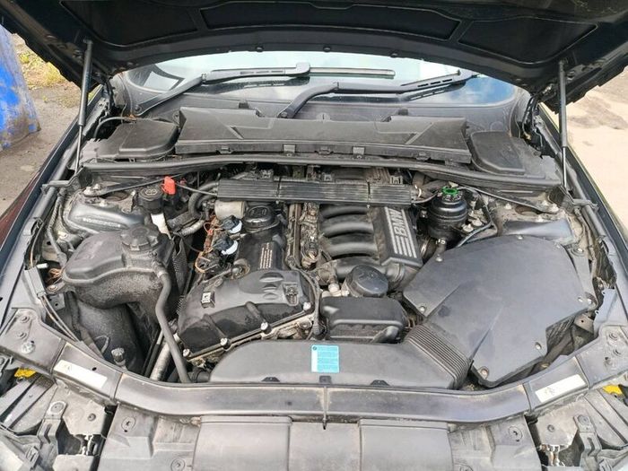 BMW 325i e92 engine knocking READ ADD