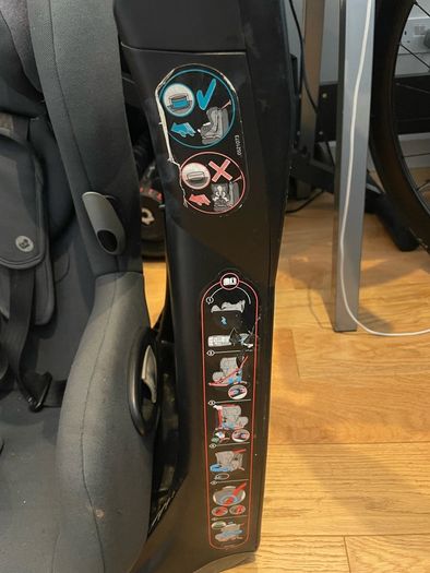 Maxi-Cosi Axiss Rotating Car Seat