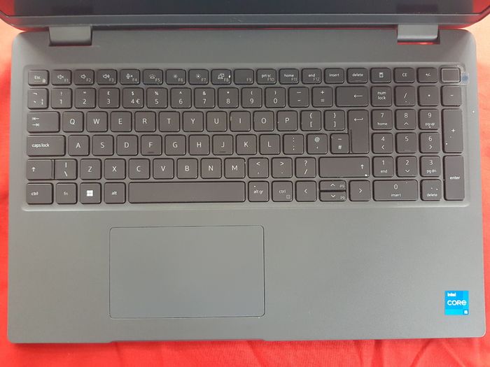 Dell Latitude 3540,i5 Cpu (13th gen) 32 GB, 512 GB Storage .