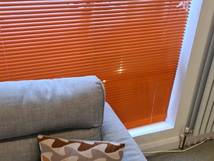 BRAND NEW Orange venetian blinds - alu (they're really cool!)