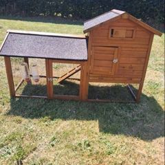 hen house/ rabbit hutch