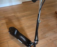 Kids Ricco Foldable electric scooter - mint condition