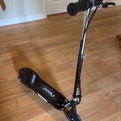 Kids Ricco Foldable electric scooter - mint condition
