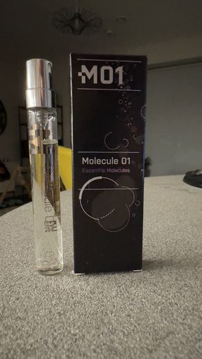 Escentric Molecules Molecule 01