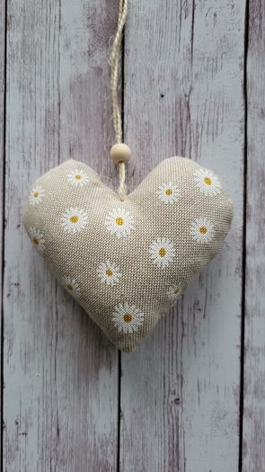 Set of 6,8,10,12.. daisies napkins / matching decorative hearts