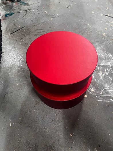 Hat boxes round two sizes. 3 colours