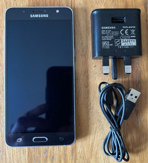 Samsung Galaxy J5 dual sim , SIM Free