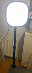 Elgato key light air with adjustable desk mount stand