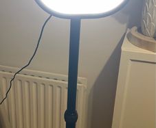 Elgato key light air with adjustable desk mount stand
