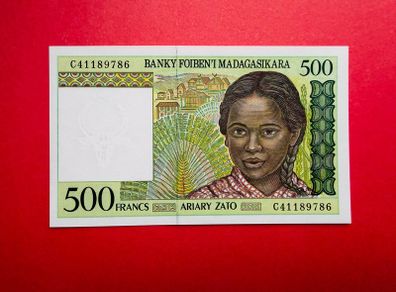 Madagascar. 500 Francs  1994  PICK  75a ( Uncirculated )