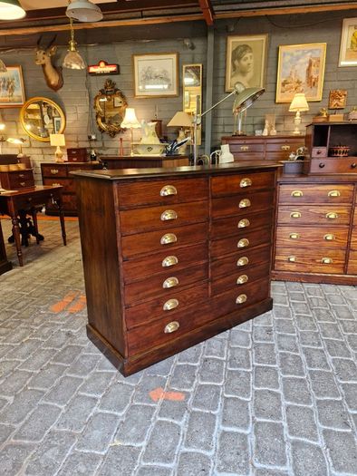 Chest of drawers