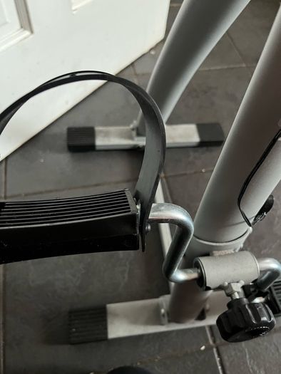 Bipedal exercise bike