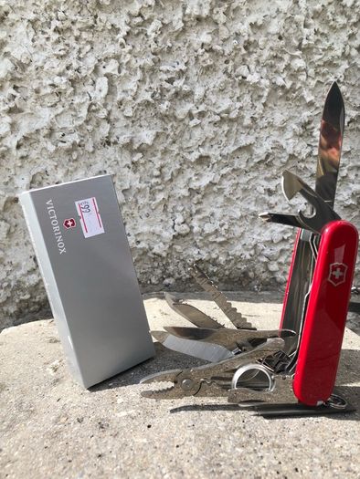 Victorinox Swiss Champ Swiss Army Knife Brand New