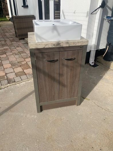 Bathroom vanity unit