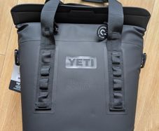 Brand new YETI Hopper M15 soft cooler bag