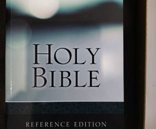 Holy Bible KJV Giant Print Personal Size Reference Edition high quality paperback with signatures worthy of rebinding on3n3ss
