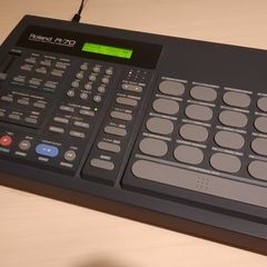 Roland R-70
